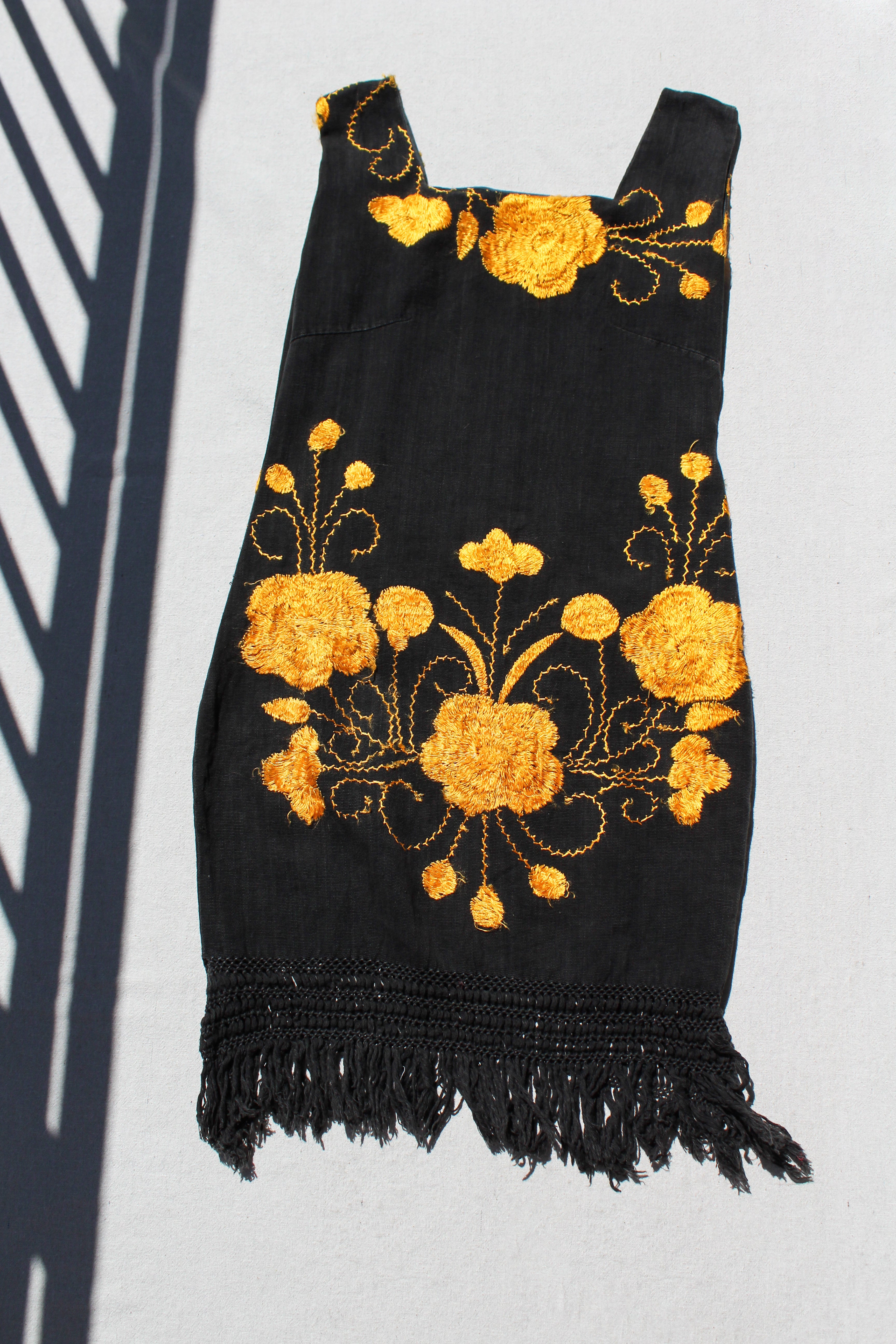 1950's embroidered linen dress